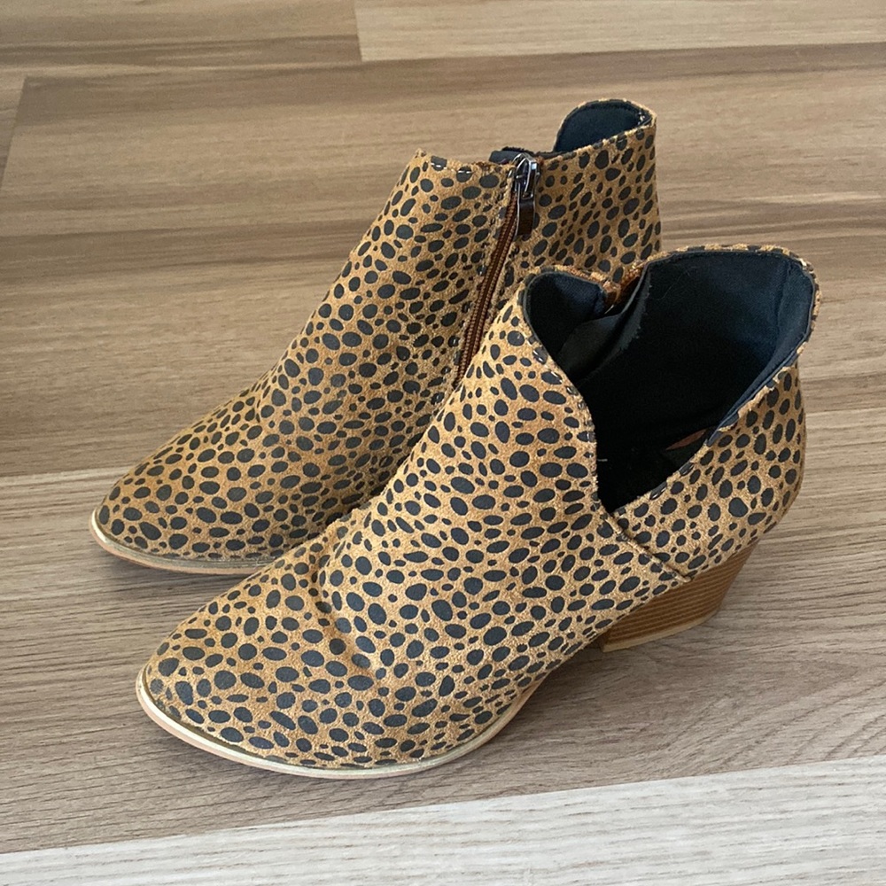 Leopard booties